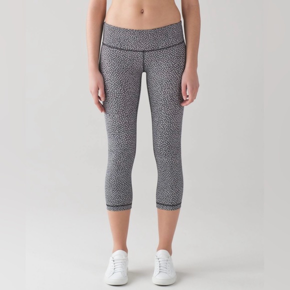 Lululemon Wunder Under Crop III - Frozen Fizz White Black - Picture 1 of 12